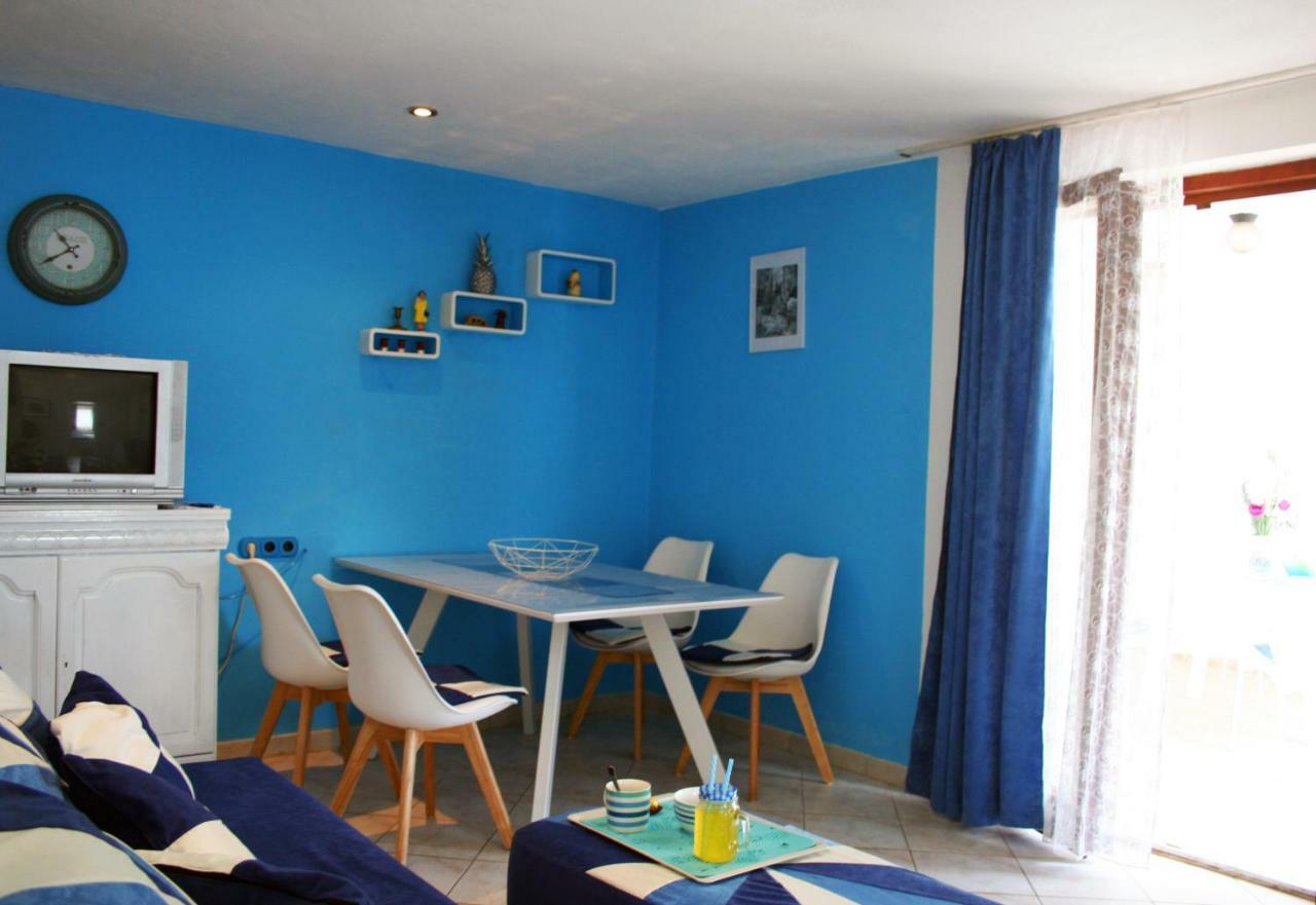 Apartment Azriel Vir Εξωτερικό φωτογραφία